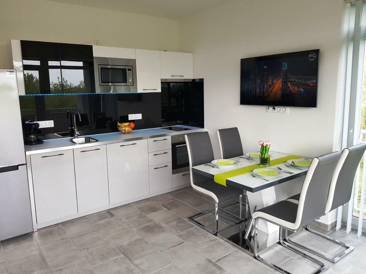 Lakefive Apartments Balatonfuered Exterior photo